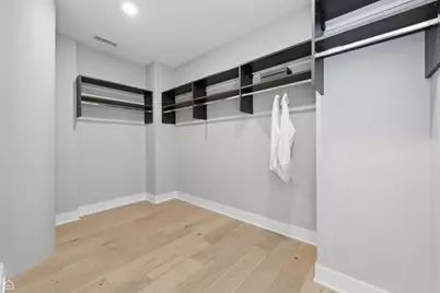 146 W Erie Street #1402, Chicago, IL 60654 - Photo 8