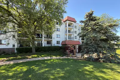 350 Plum Creek Drive #403, Wheeling, IL 60090 - Photo 1