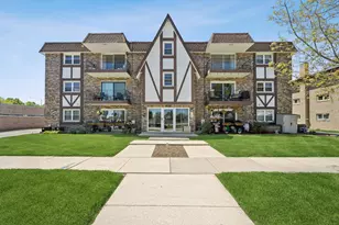 11036 S Kilpatrick Ave, Oak Lawn, IL 60453 - Photo 1