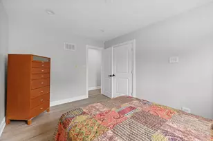 2830 W Summerdale Ave, Chicago, IL 60625 - Photo 6