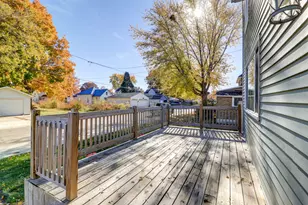 1303 Johnson Ave, Sterling, IL 61081 - Photo 4