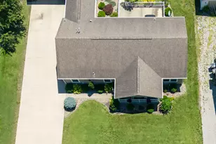 508 Indiana Ave, Salem, IL 62881 - Photo 2