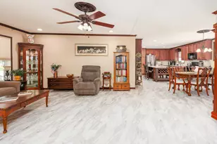508 Indiana Ave, Salem, IL 62881 - Photo 4