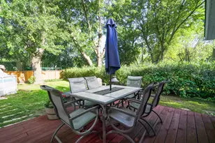 230 Fleetwood Ln, Elk Grove Village, IL 60007 - Photo 26