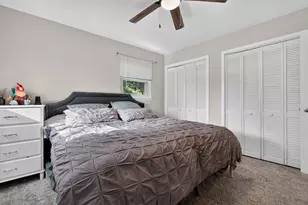 230 Fleetwood Ln, Elk Grove Village, IL 60007 - Photo 16