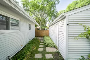 230 Fleetwood Ln, Elk Grove Village, IL 60007 - Photo 24