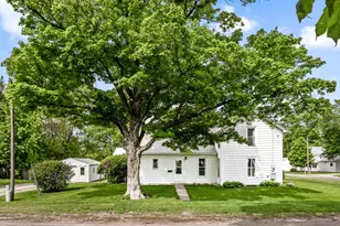 122 E Main St, Stanford, IL 61774 - Photo 2
