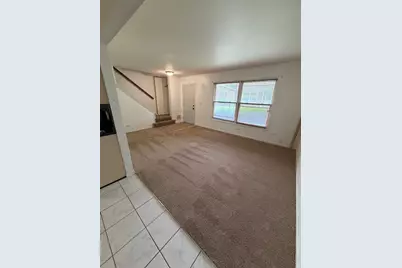 1305 Kingsbury Drive #E, Hanover Park, IL 60133 - Photo 2