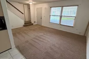 1305 Kingsbury Dr, Hanover Park, IL 60133 - Photo 2