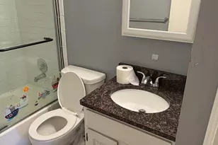 1305 Kingsbury Dr, Hanover Park, IL 60133 - Photo 10