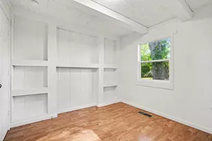 828 Taylor Ave, Aurora, IL 60506 - Photo 8