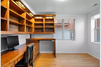 338 E 25th Place, Chicago, IL 60616 - Photo 6
