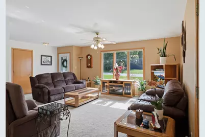 423 Wayne, Rochelle, IL 61068 - Photo 6