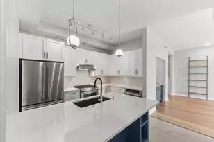 3140 N Sheffield Ave, Chicago, IL 60657 - Photo 10