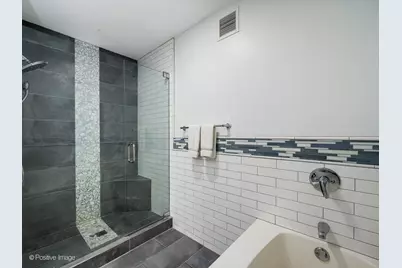 225 N Columbus Drive #6705, Chicago, IL 60601 - Photo 16