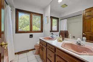 18W088 Claremont Dr, Darien, IL 60561 - Photo 16