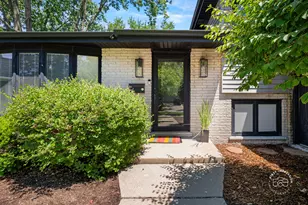 18W088 Claremont Dr, Darien, IL 60561 - Photo 4