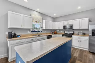 1124 Ashlyn Ln, Antioch, IL 60002 - Photo 8