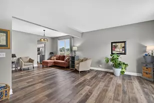 1124 Ashlyn Ln, Antioch, IL 60002 - Photo 4