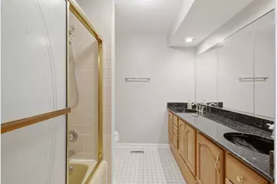 802 E Hackberry Drive, Arlington Heights, IL 60004 - Photo 10