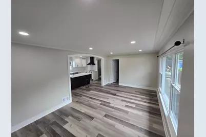 5522 Pershing Avenue, Downers Grove, IL 60515 - Photo 2