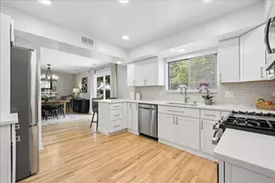 35 Knightsbridge Dr, Mundelein, IL 60060 - Photo 6