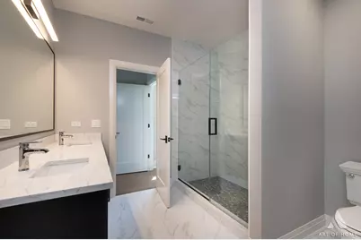 246 Holmes Avenue, Clarendon Hills, IL 60514 - Photo 32