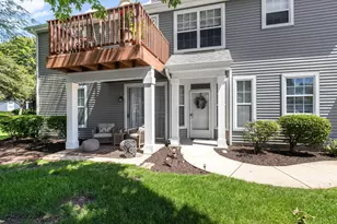 2071 Waverly Ln, Algonquin, IL 60102 - Photo 2