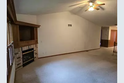 [Address not provided], Loves Park, IL 61111 - Photo 8