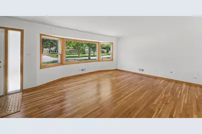 [Address not provided], Glenview, IL 60025 - Photo 4