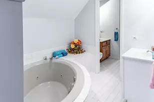 725 Augusta Ave, Elgin, IL 60120 - Photo 32