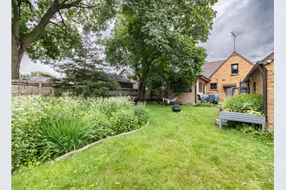 725 Augusta Avenue, Elgin, IL 60120 - Photo 34