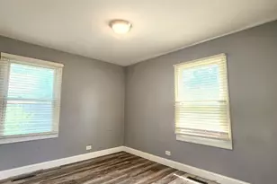 512 Cherry Cir, Glenview, IL 60025 - Photo 8