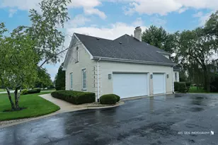 23475 W Newhaven Dr, Hawthorn Woods, IL 60047 - Photo 4