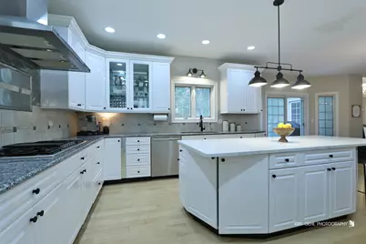 23475 W Newhaven Drive, Hawthorn Woods, IL 60047 - Photo 18