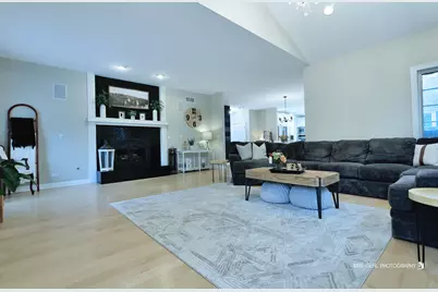 23475 W Newhaven Drive, Hawthorn Woods, IL 60047 - Photo 14