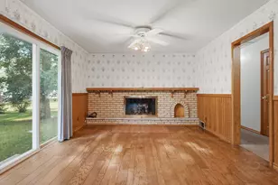 2087 Blackhawk Ln, Dixon, IL 61021 - Photo 12