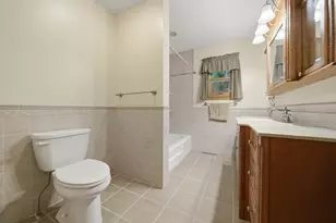 2087 Blackhawk Ln, Dixon, IL 61021 - Photo 16