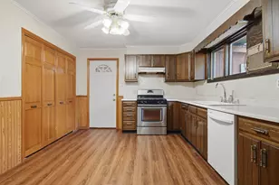 2087 Blackhawk Ln, Dixon, IL 61021 - Photo 8