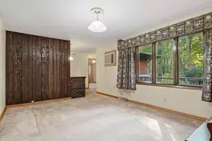 2087 Blackhawk Ln, Dixon, IL 61021 - Photo 6
