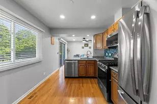 1748 Bucknell Ct, Naperville, IL 60565 - Photo 4