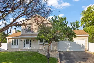 1748 Bucknell Ct, Naperville, IL 60565 - Photo 2