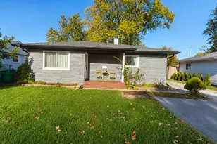 362 Marion Ct, Wheeling, IL 60090 - Photo 1