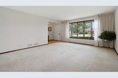 5530 Greenwood Street, Morton Grove, IL 60053 - Photo 8
