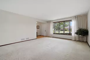 5530 Greenwood St, Morton Grove, IL 60053 - Photo 8