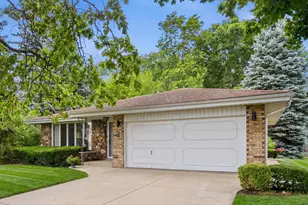 5530 Greenwood St, Morton Grove, IL 60053 - Photo 2