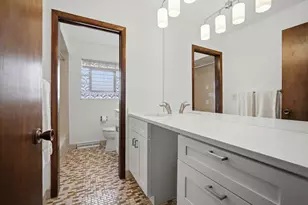 5530 Greenwood St, Morton Grove, IL 60053 - Photo 18