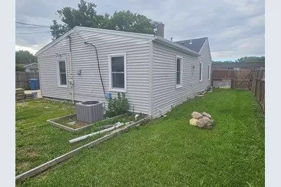 2135 Elm Avenue, Hanover Park, IL 60133 - Photo 24