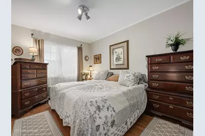 2500 W Farwell Avenue, Chicago, IL 60645 - Photo 16