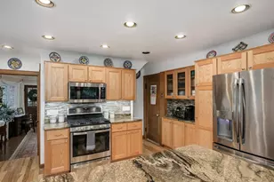 2500 W Farwell Ave, Chicago, IL 60645 - Photo 22